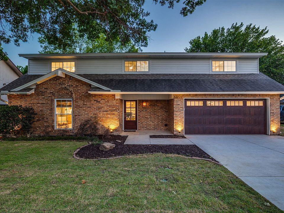 1st image of 407 Valley Cove Dr