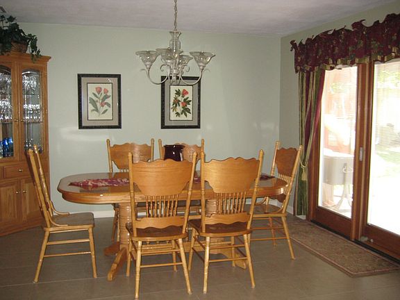 3rd image of 183 McBaine Ave