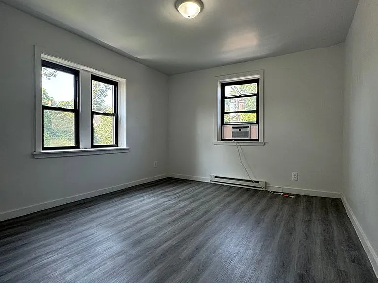 6751 N 13th St — Photo 33
