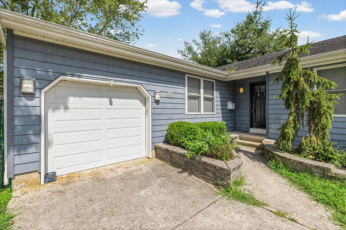 11 Fifield Avenue (EHT) - 11Fifield — Photo 1