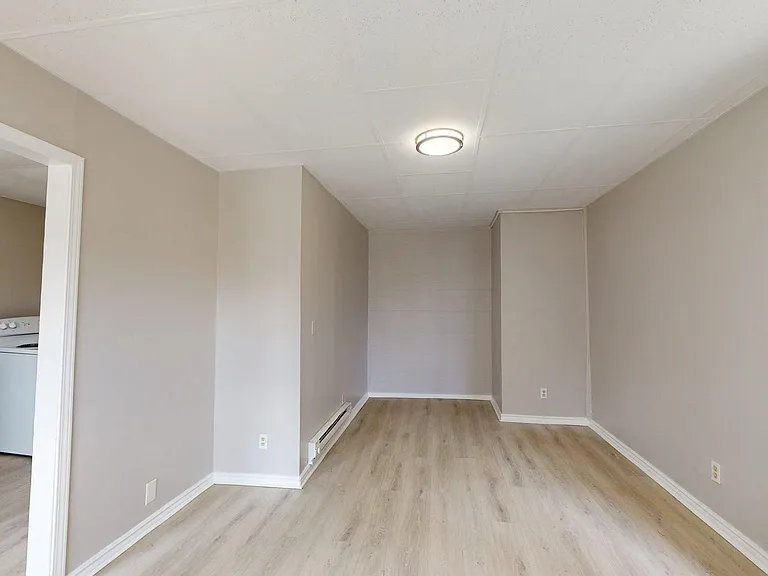 2550 Elyria Ave — Photo 36