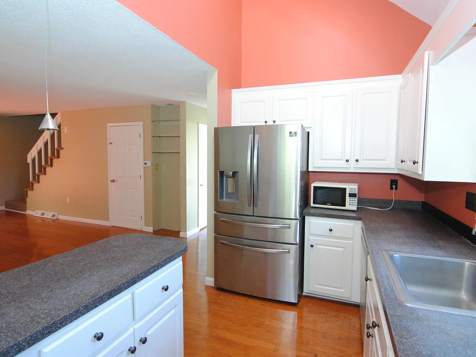 2 bed, 1.5 bath, 1322 sqft, $2,750 — Photo 4