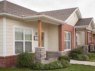 809 E Briggs Dr, Macon, MO 63552