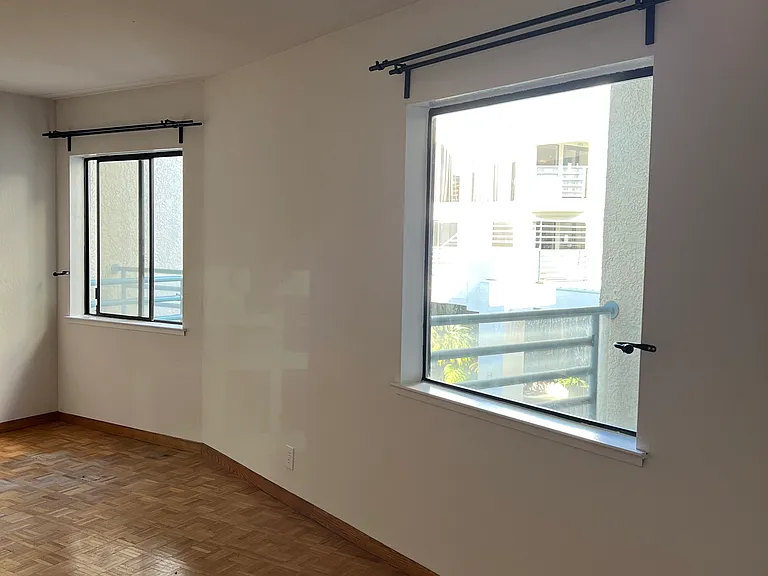 320 Peninsula Ave #312 — Photo 6