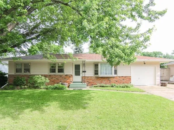 1237 24th St, Ames, IA 50010