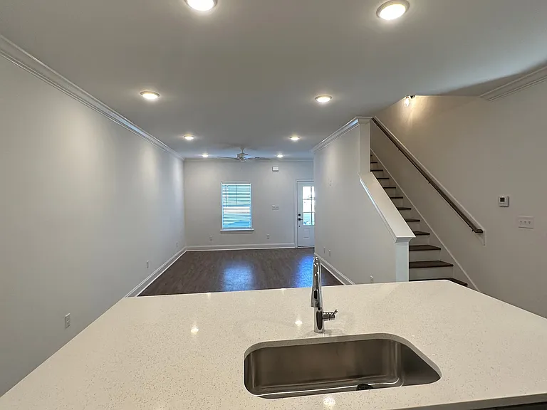 636 Cottage Grove Cir #1 — Photo 6