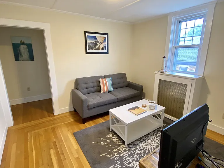 8 Morton Ave — Photo 3