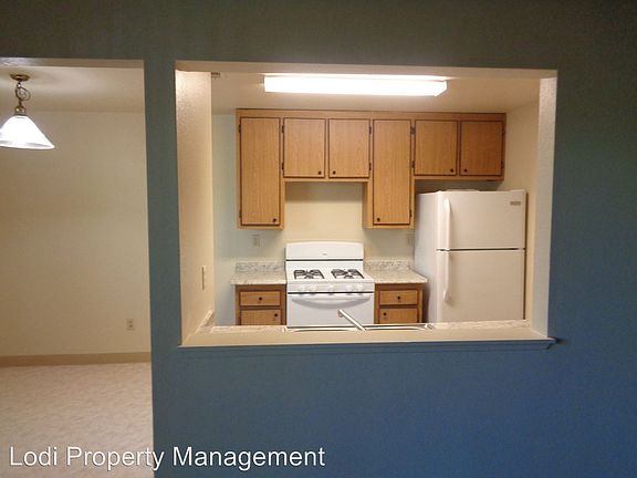 4th image of 511 Almond Dr APT 22