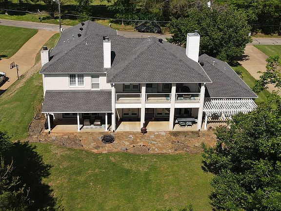 4th image of 1713 Lakeshore Dr