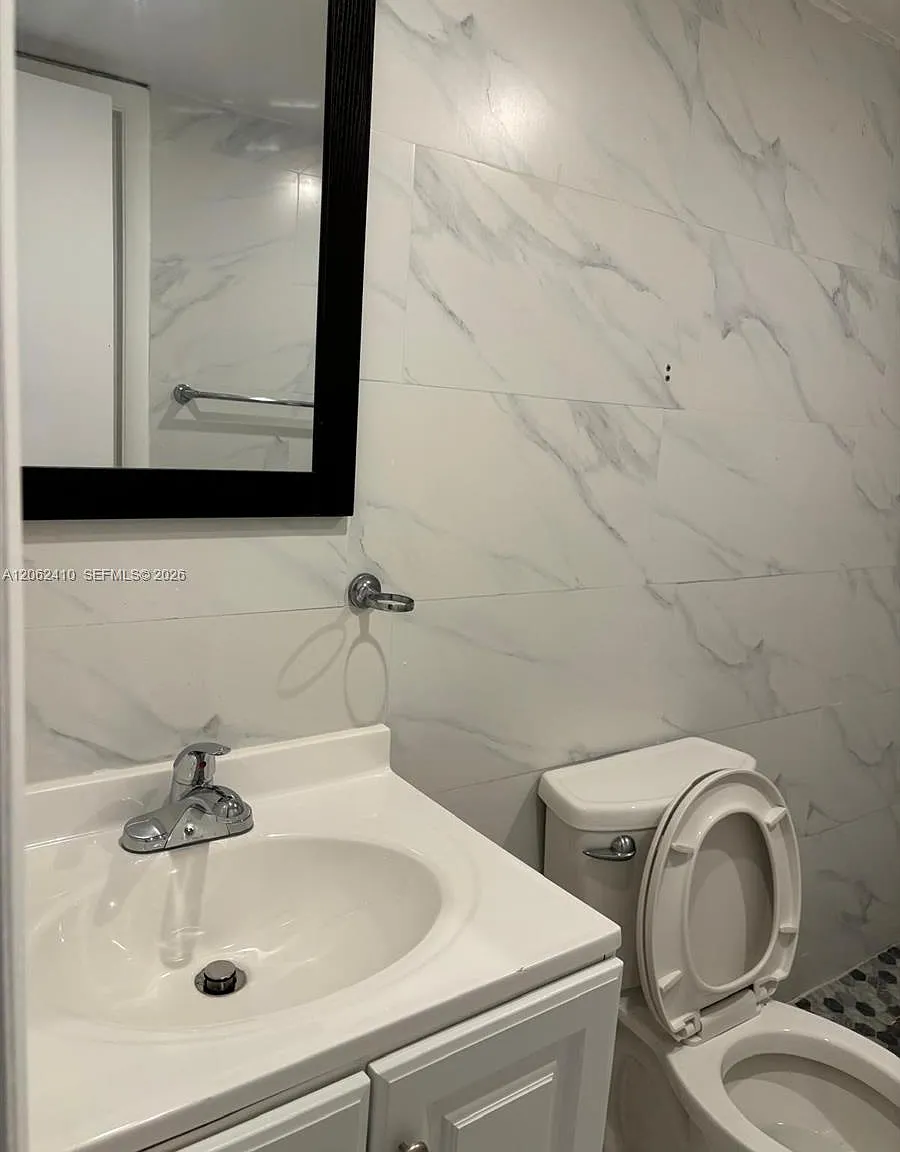Point South Condo — Photo 4