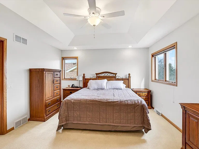 1010 Ganser Dr — Photo 17