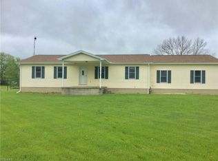 1382 Cedar St, Atwater, OH 44201