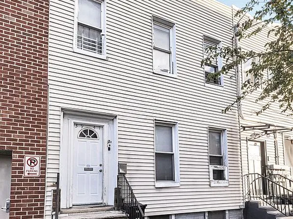 3941 24th St, Long Island City, NY 11101