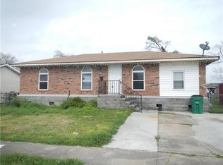 5812 Segnette Dr, Marrero, LA 70072