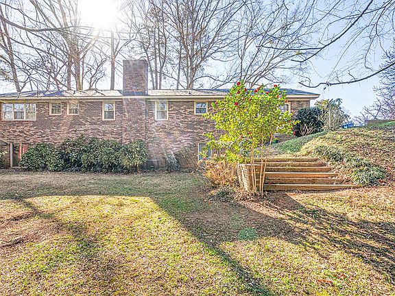 5th image of 109 Woodcrest St