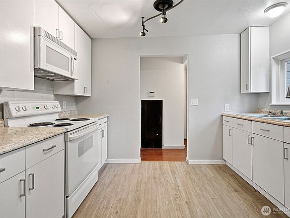 5th image of 120 E Ashwood Lane