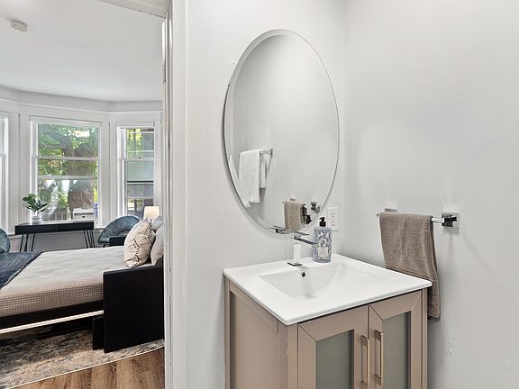 5th image of 360 Friel St #871467
