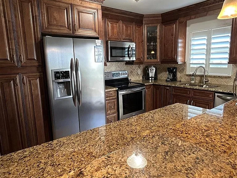 1200 Hibiscus Ave #702 — Photo 9
