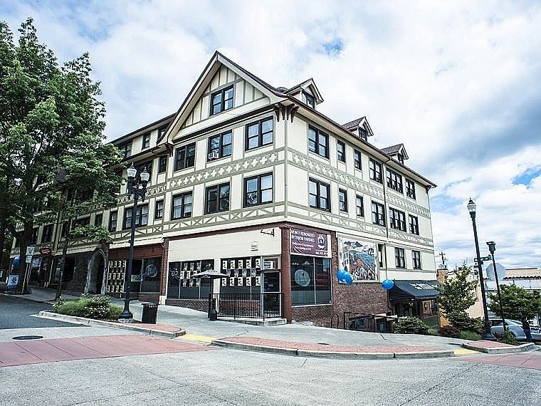 2nd image of 629 St Helens Ave APT 407
