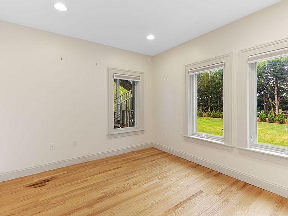 5th image of 670 Prospect St #1R