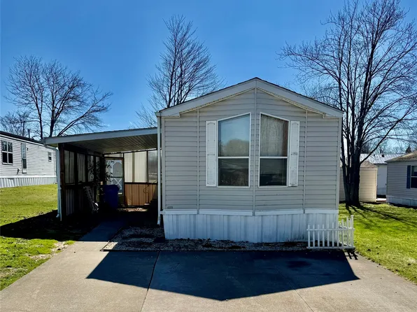 1848 Ashwood Ln, Erie, PA 16509