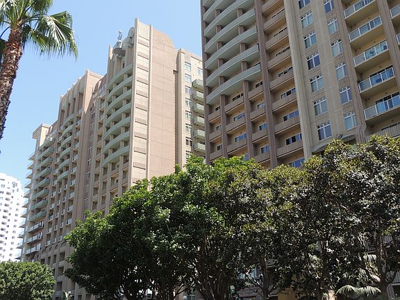 2nd image of 488 E Ocean Blvd Unit P5