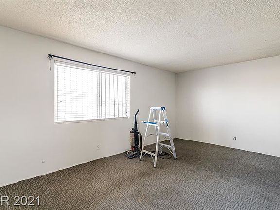 5th image of 841 N Bruce St