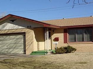 916 E Edward St, Garden City, KS 67846
