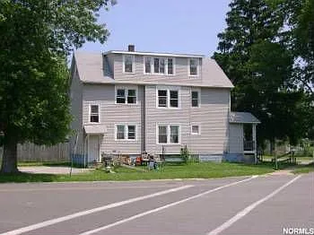 840 W River Rd N photo 1