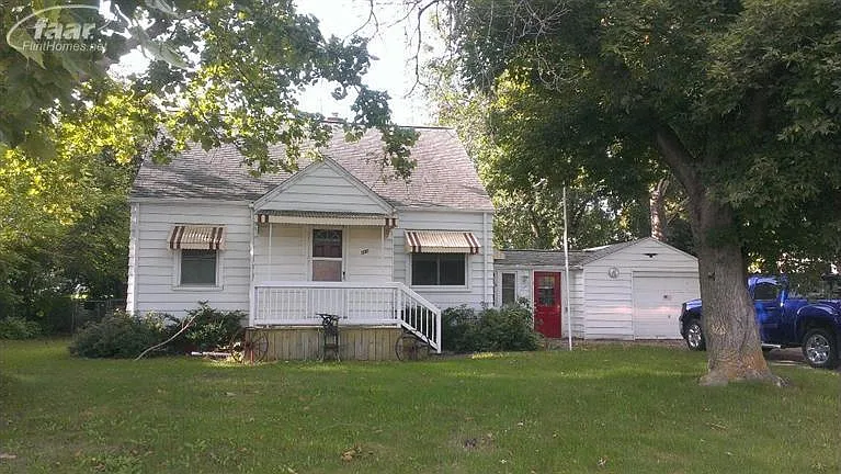 1051 W Coldwater Rd photo 1