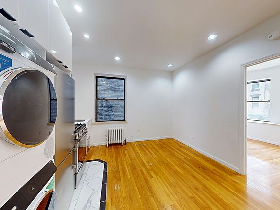 3rd image of 104 2nd Ave APT 3