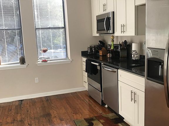 5th image of 1002 Gates Ave #1A
