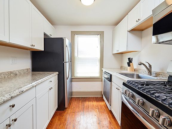 3rd image of 834 11th St N #B