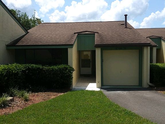 3rd image of 123 Club House Blvd