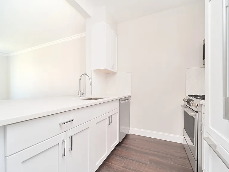 160 Riverside Blvd #19H — Photo 4