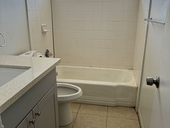 4th image of 2630 Milton Ave APT 4