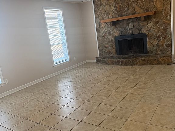 3rd image of 3859 Fairington Dr