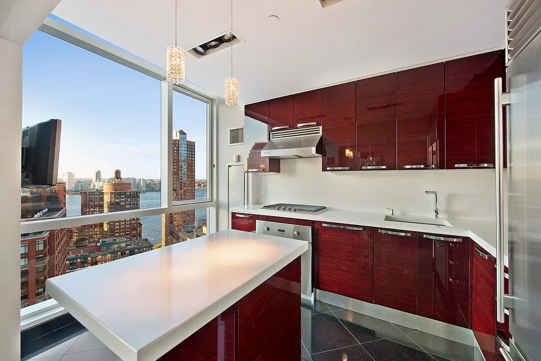 200 Chambers Street — Photo 4