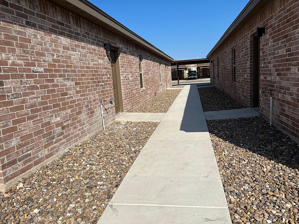 1st image of 2611 Primrose Ave #1