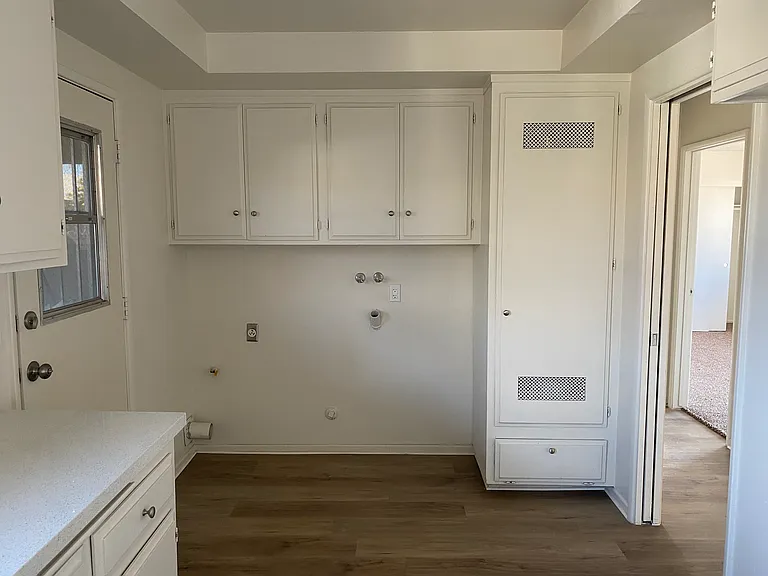 26084 Camphorwood Ave — Photo 9