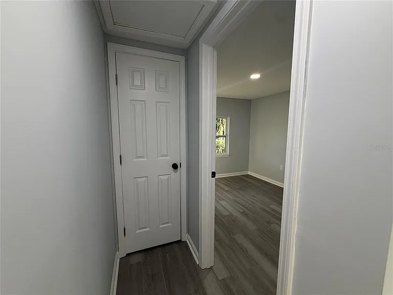 407 NE 19th Dr — Photo 8