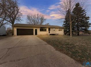301 S 3rd Ave, Brandon, SD 57005