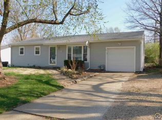 5431 SW Avalon Ln, Topeka, KS 66604