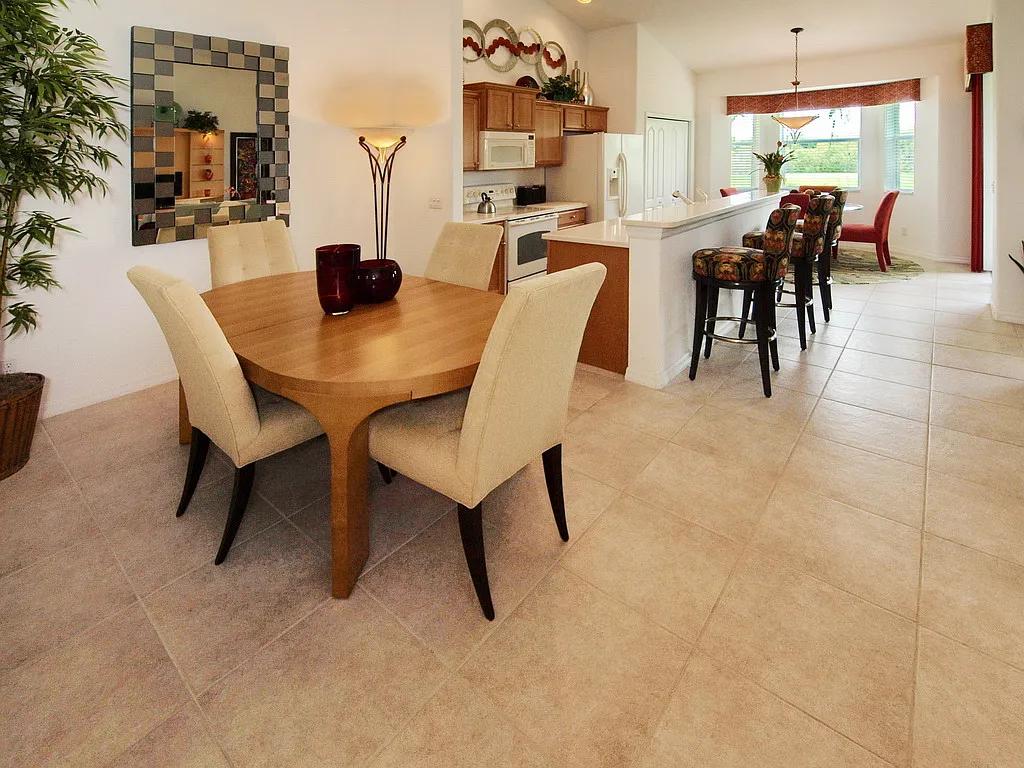 2 bed, 1226 sqft, $1,900 — Photo 2