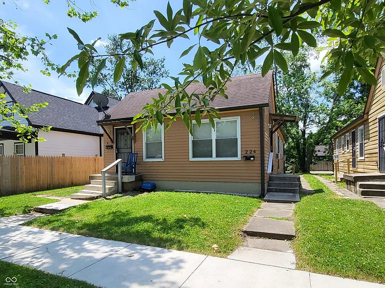 224 N Tacoma Ave #B — Photo 1