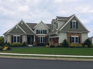 124 Woods Edge Dr #UT66, Hummelstown, PA 17036