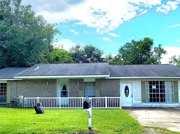 113 Warwick Dr, Long Beach, MS 39560