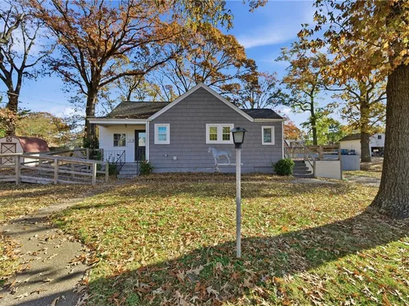 2221 Decatur St, Chesapeake, VA 23324