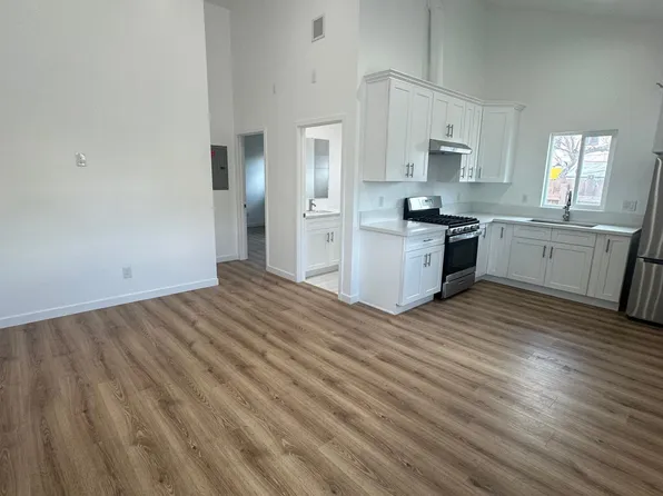657 E Vernon Ave #1/2, Los Angeles, CA 90011