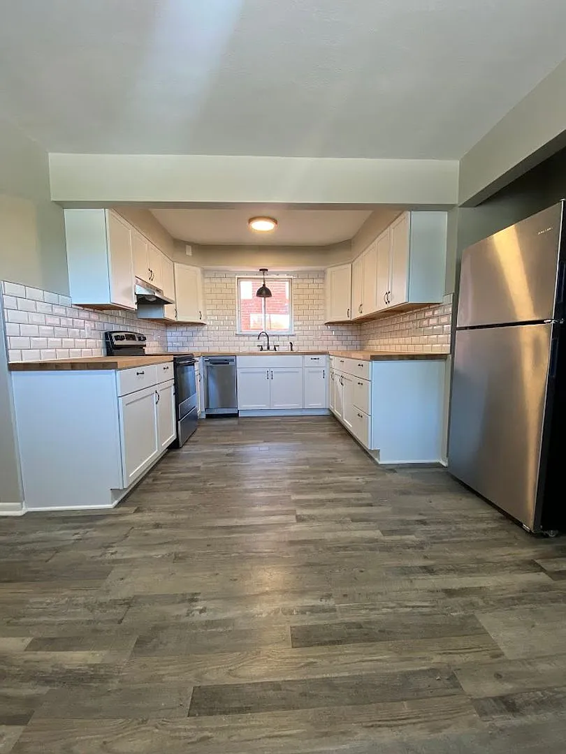 3501 Watson Rd — Photo 2